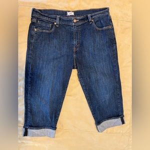 Levis Strauss Co 515 Womens Dark Wash Capri Blue Jeans Size 14
